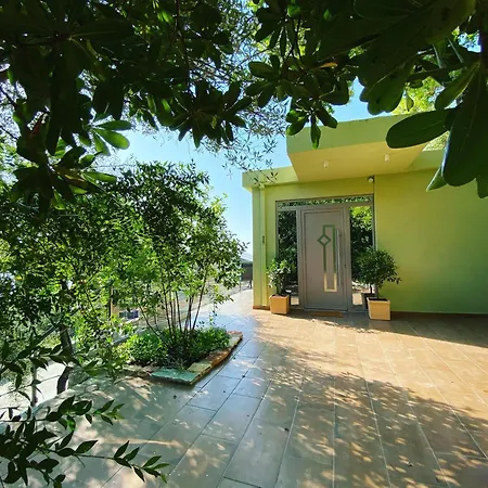 Private Sea View House Belonika Ferienhaus *
