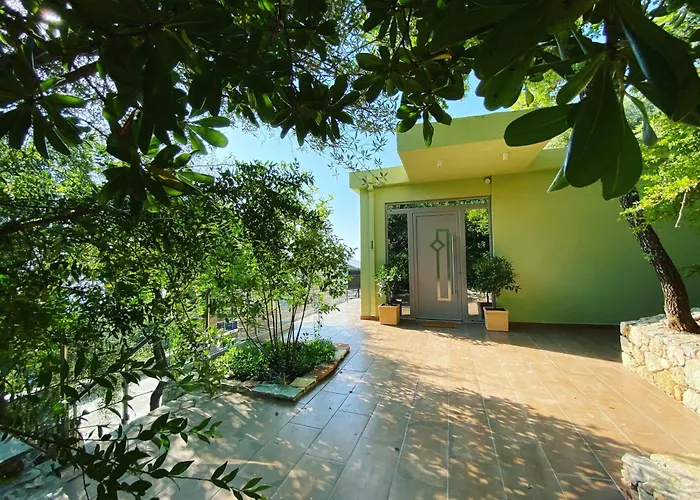 Private Sea View House Belonika בית נופש *